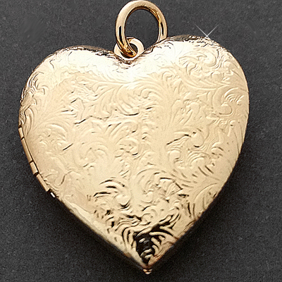 LKT-12b Lg Heart Shaped 14k Gold GL Engraved Opening Locket